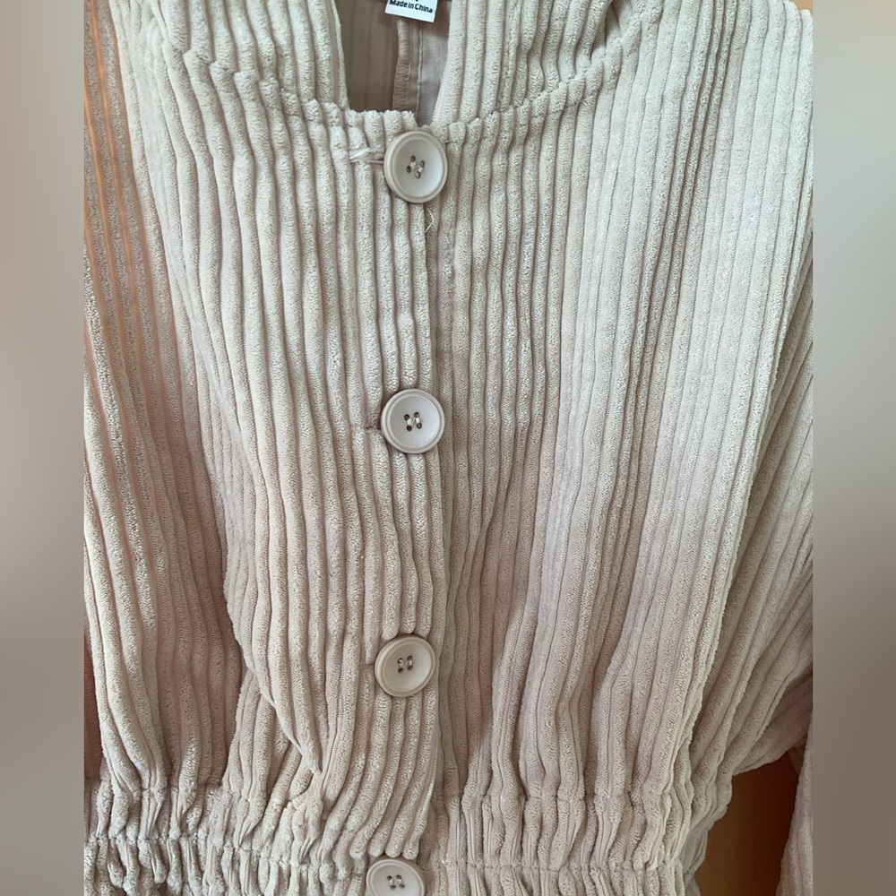 Cream Ruffled Ribbed top with hoodie